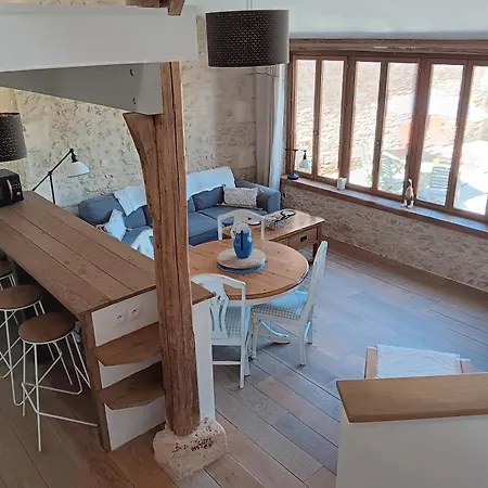 Peaceful Unique In The Countryside Сasa de vacaciones Javerlhac-et-la-Chapelle-Saint-Robert