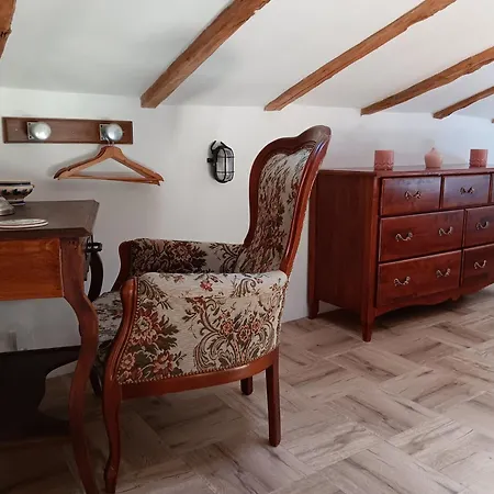 Peaceful Unique In The Countryside Vakantiehuis Javerlhac-et-la-Chapelle-Saint-Robert