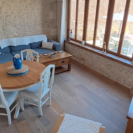 Holiday home Peaceful Unique In The Countryside Javerlhac-et-la-Chapelle-Saint-Robert