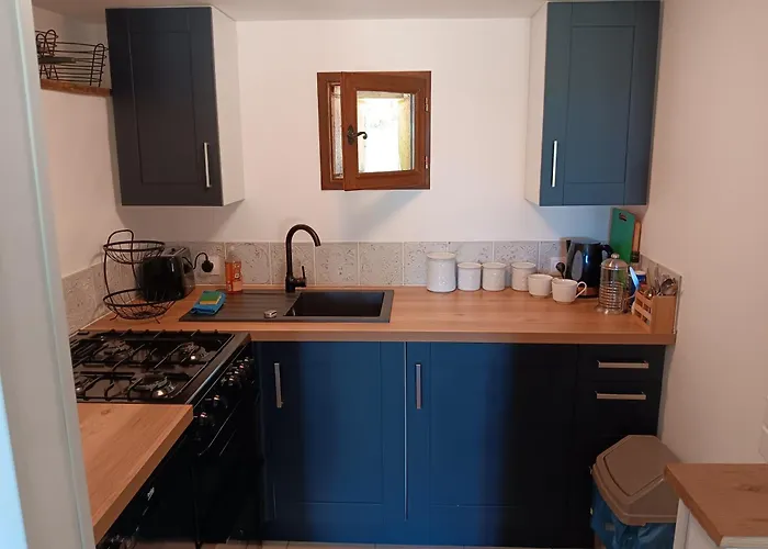 Peaceful Unique In The Countryside Vakantiehuis Javerlhac-et-la-Chapelle-Saint-Robert