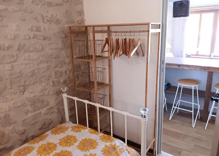 Peaceful Unique In The Countryside Javerlhac-et-la-Chapelle-Saint-Robert